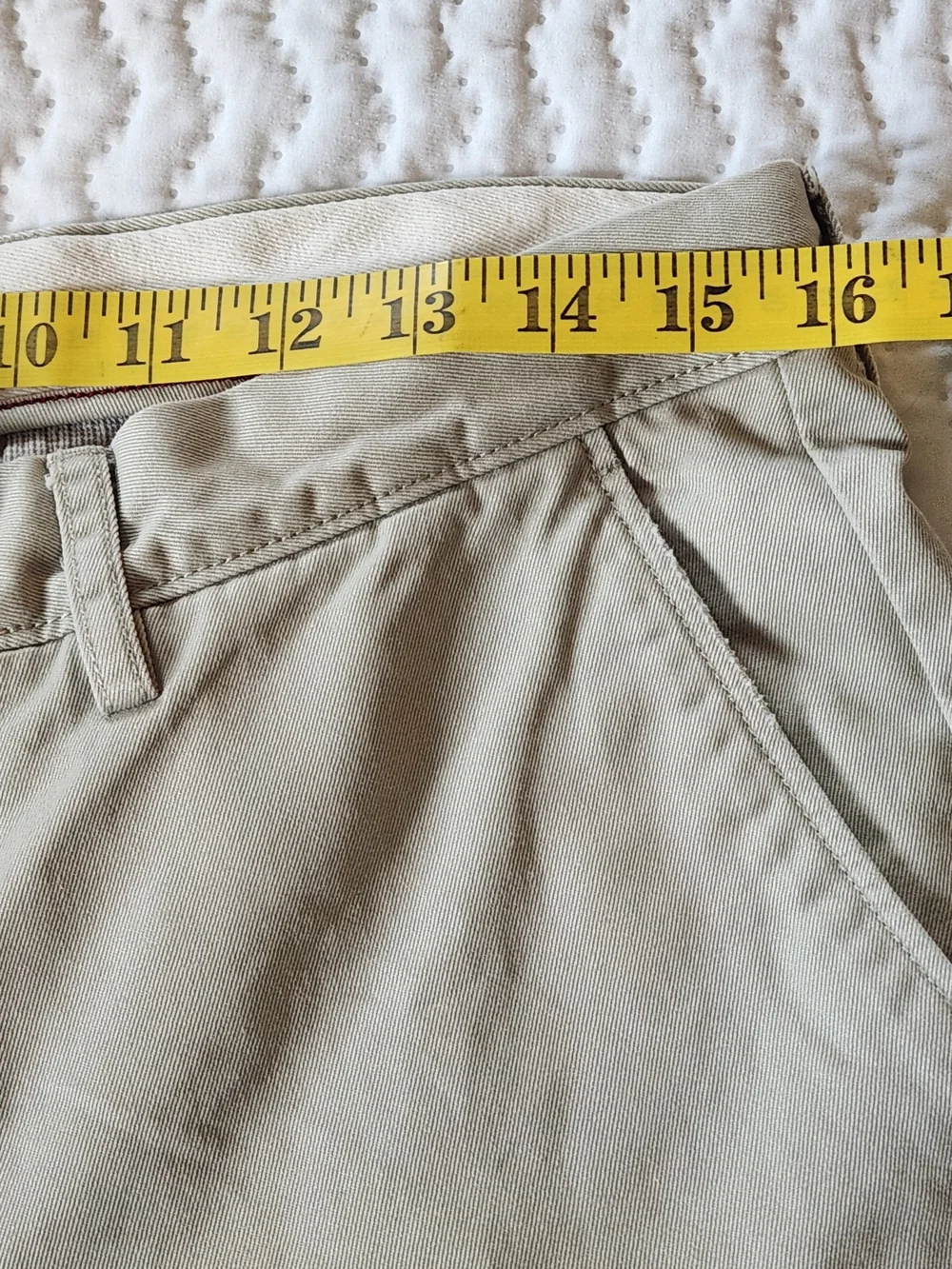 J. Crew Men's Chinos in Light Khaki Size 32x32